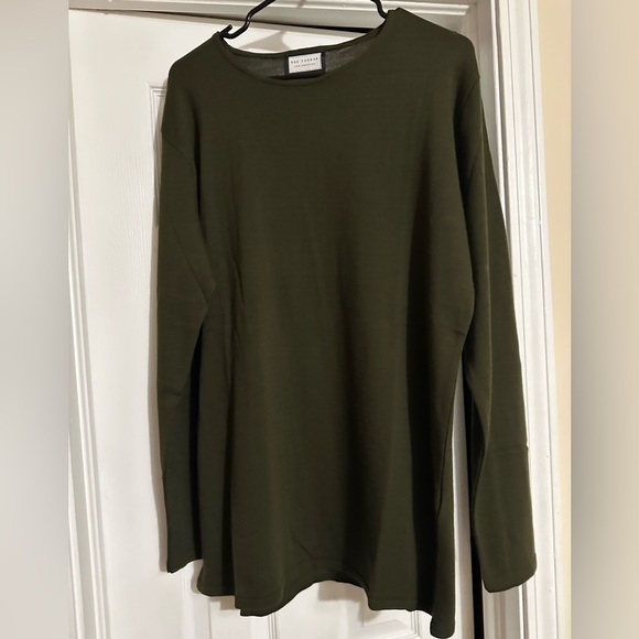 Distressed Two-Piece Sweater - Picture 10 of 11